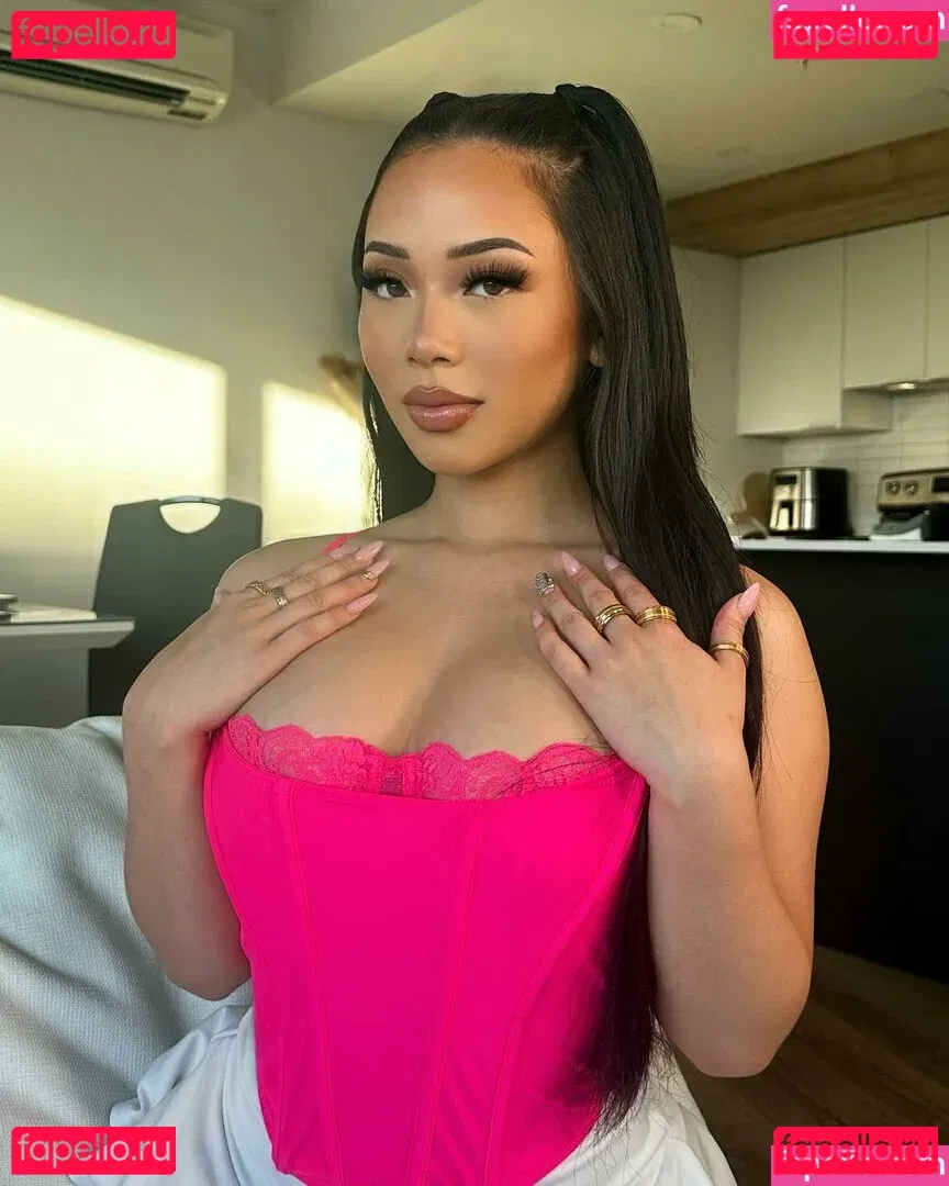 Thailiian Onlyfans Photo Gallery 