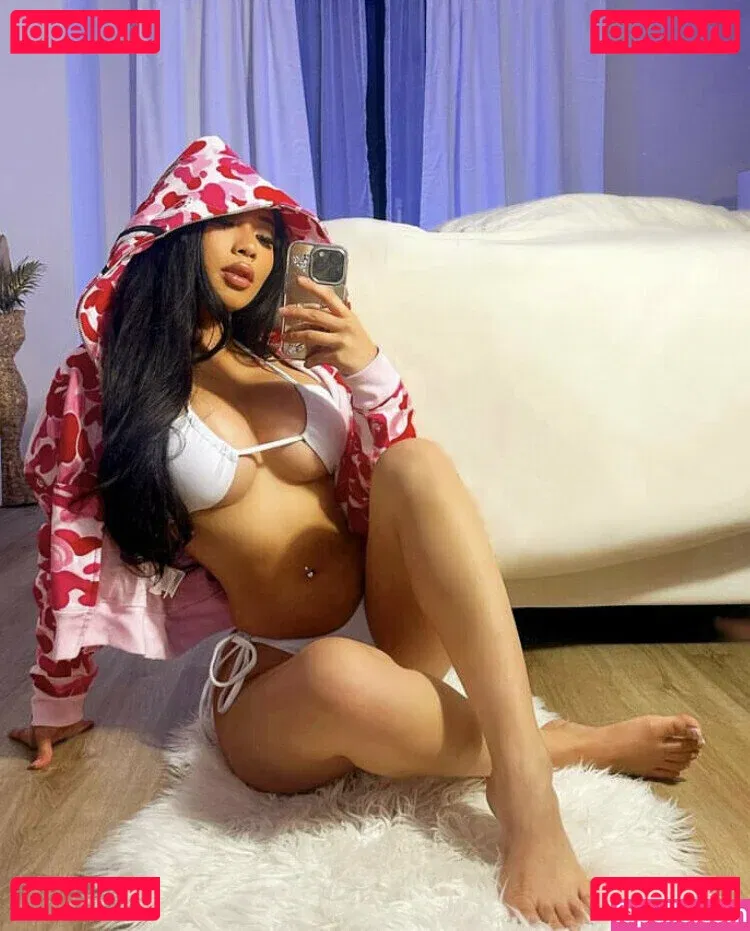 Thailiian Onlyfans Photo Gallery 