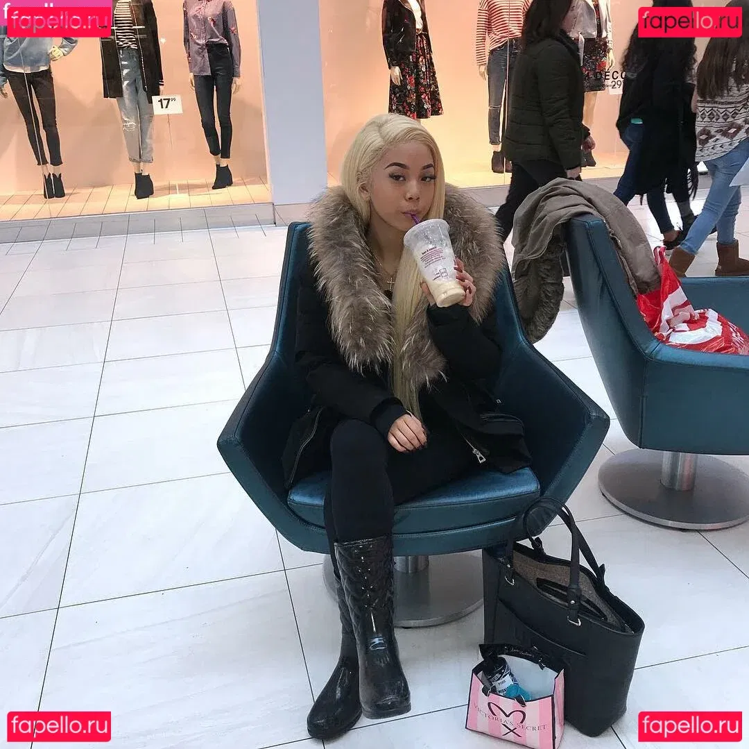 Thailiian Onlyfans Photo Gallery 