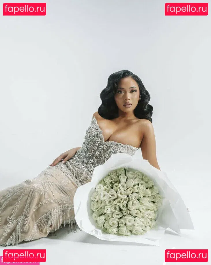 Thailiian Onlyfans Photo Gallery 