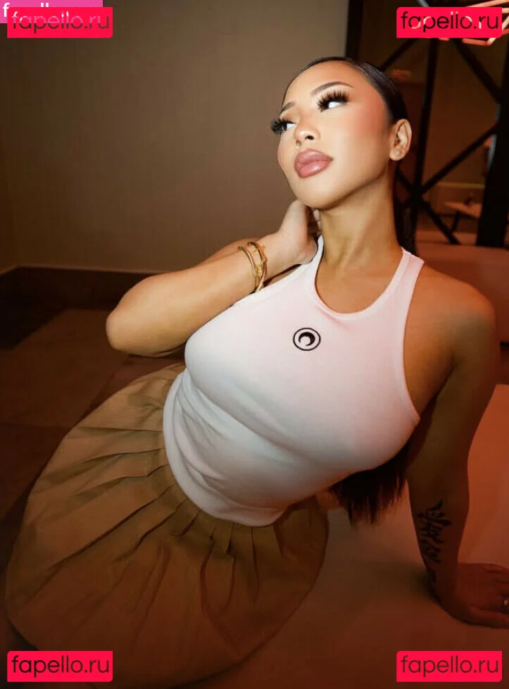 Thailiian Onlyfans Photo Gallery 