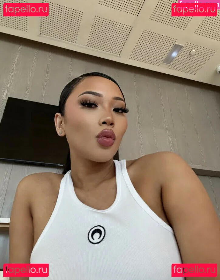 Thailiian Onlyfans Photo Gallery 