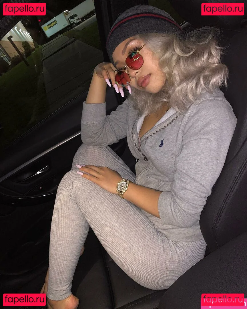 Thailiian Onlyfans Photo Gallery 