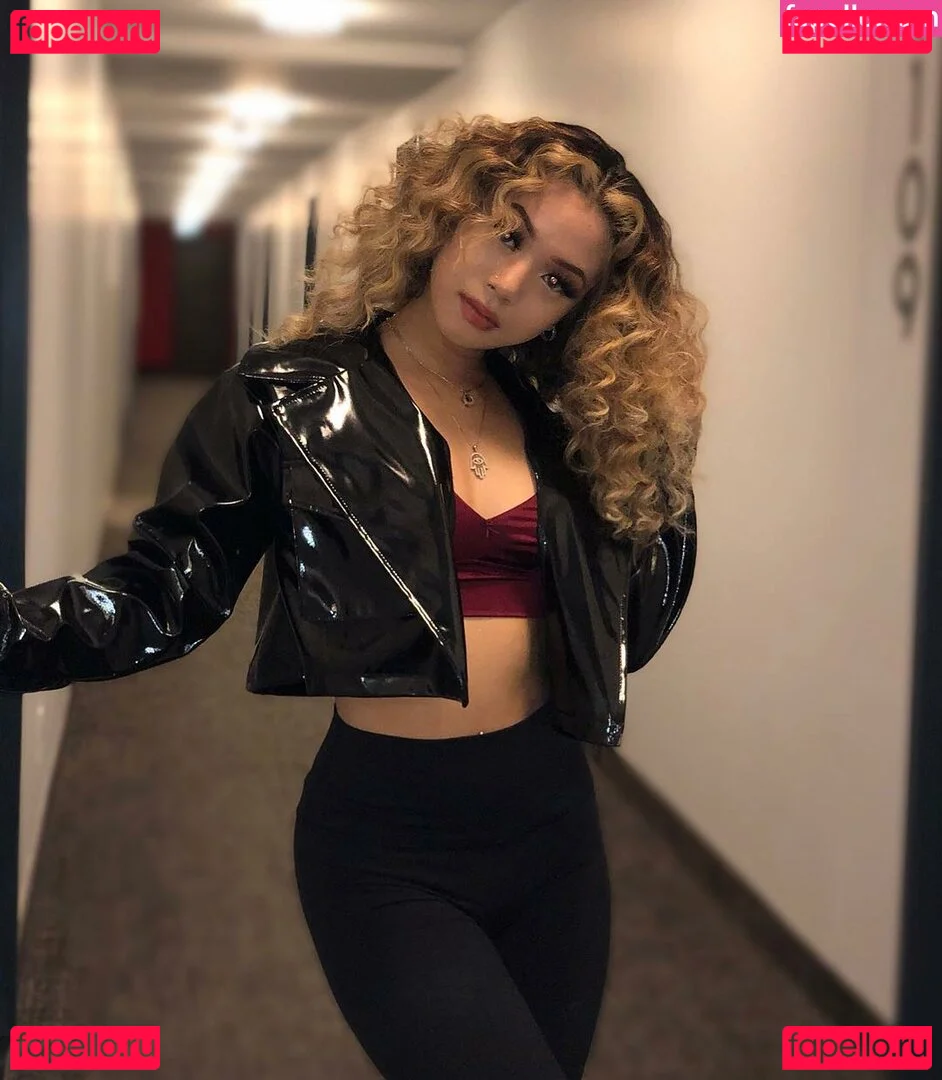 Thailiian Onlyfans Photo Gallery 