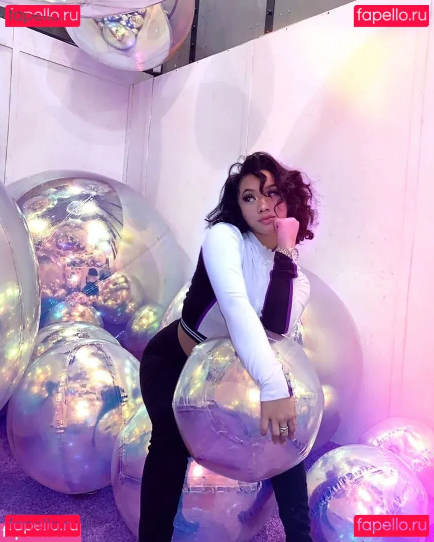 Thailiian Onlyfans Photo Gallery 