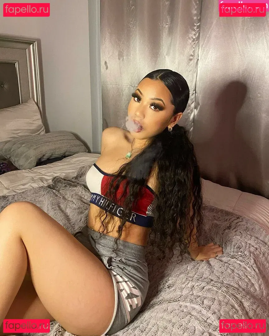 Thailiian Onlyfans Photo Gallery 