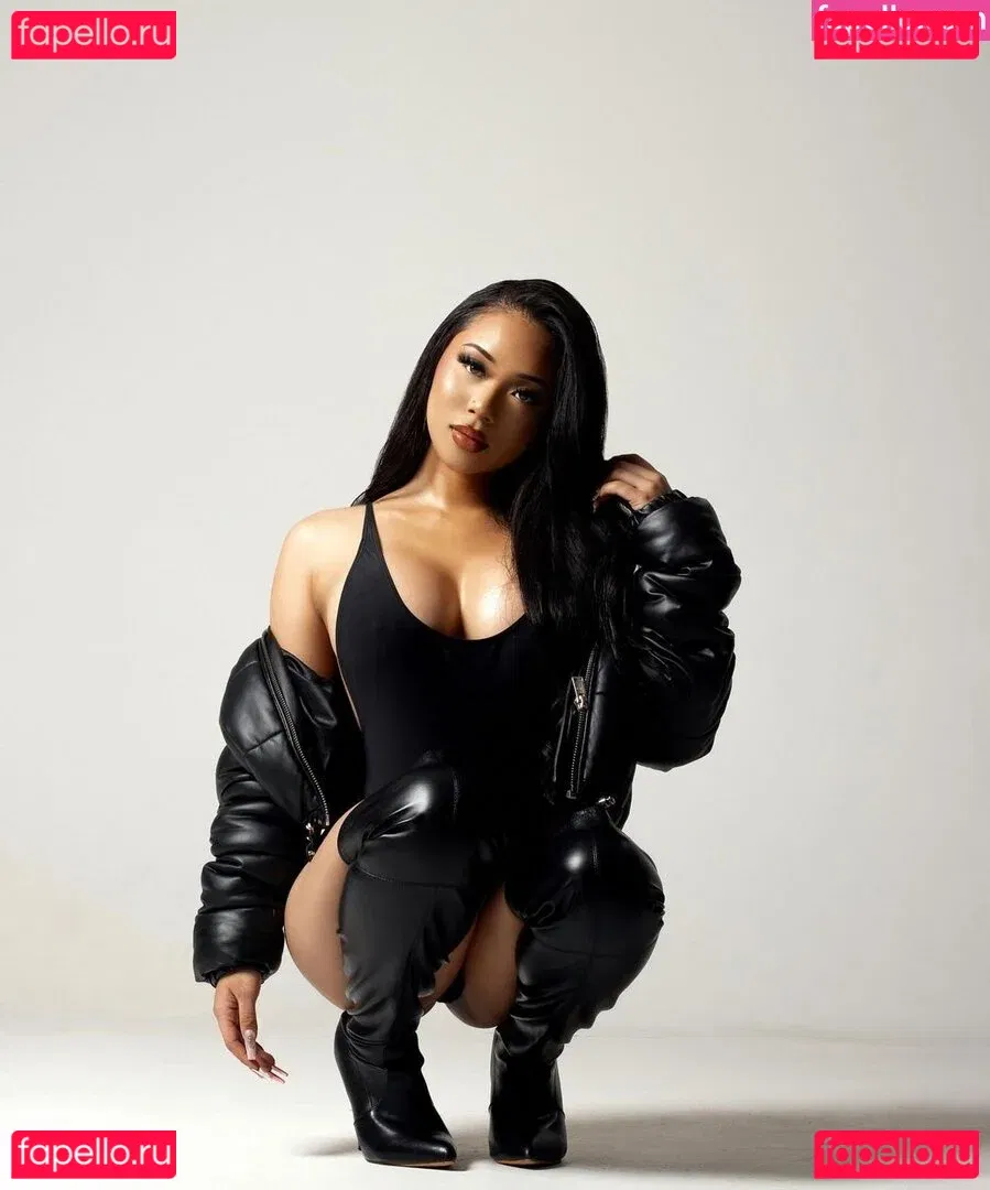 Thailiian Onlyfans Photo Gallery 