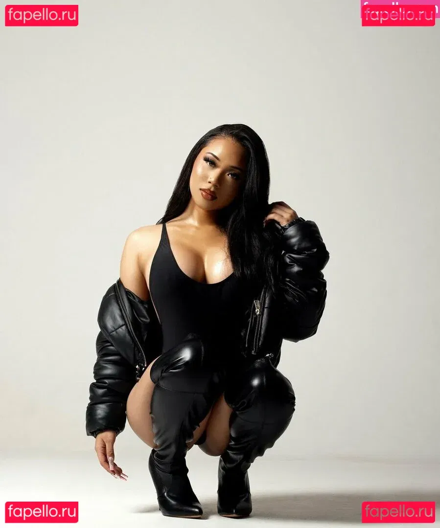 Thailiian Onlyfans Photo Gallery 