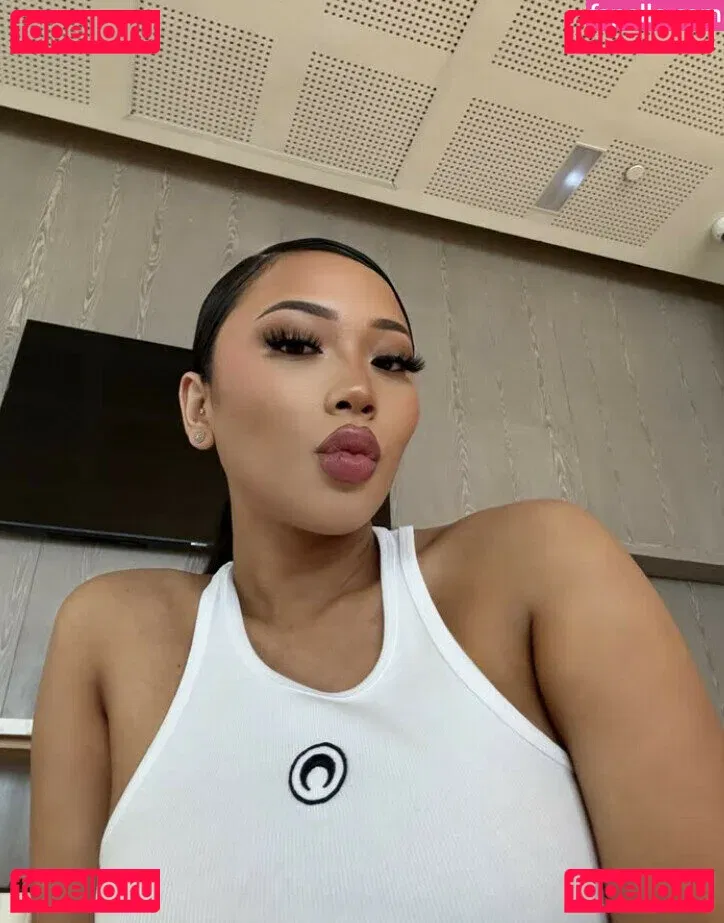 Thailiian Onlyfans Photo Gallery 