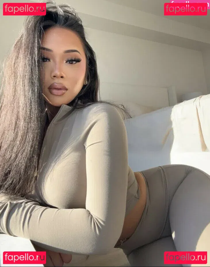 Thailiian Onlyfans Photo Gallery 