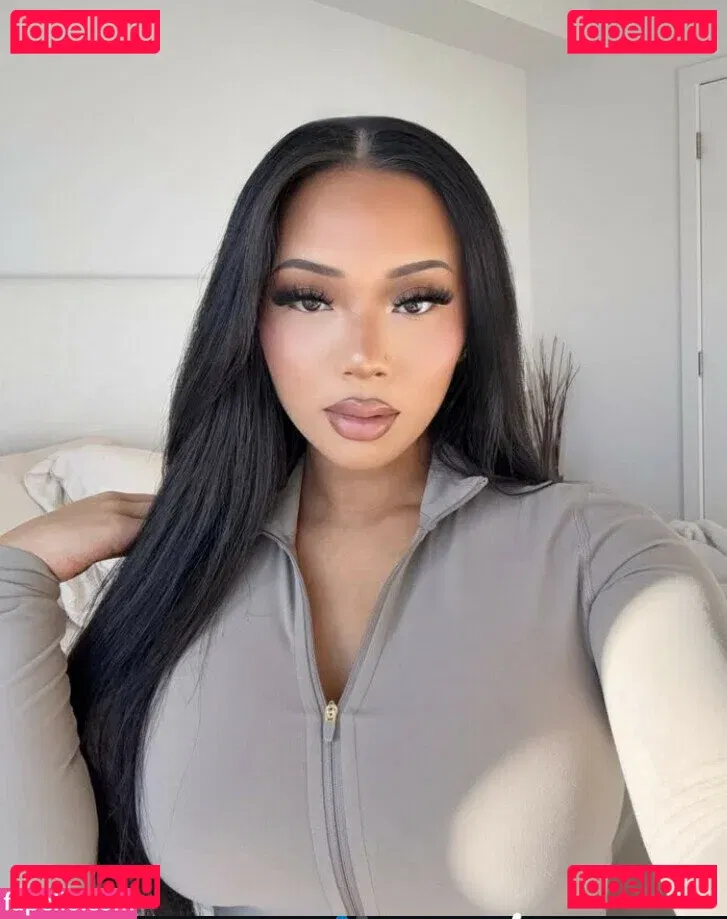 Thailiian Onlyfans Photo Gallery 