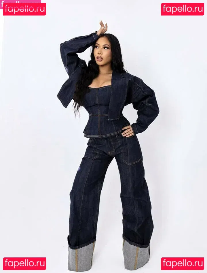 Thailiian Onlyfans Photo Gallery 