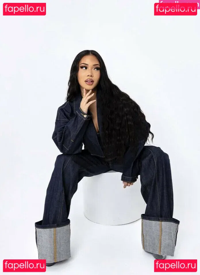 Thailiian Onlyfans Photo Gallery 