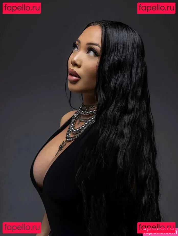 Thailiian Onlyfans Photo Gallery 