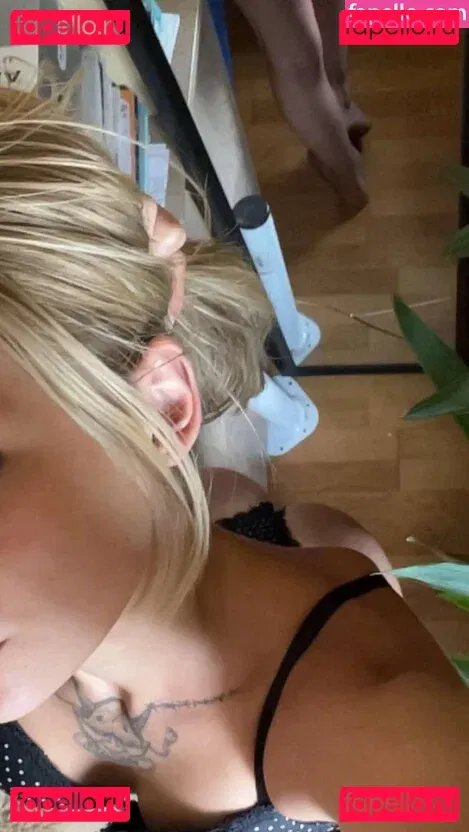 Onlyjennycee Onlyfans Photo Gallery 