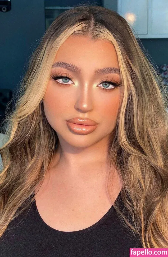 Kenna Morris Onlyfans Photo Gallery 