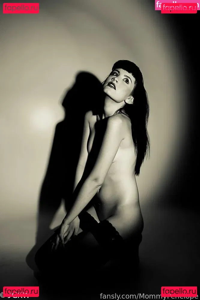 MommyPenelope Onlyfans Photo Gallery 