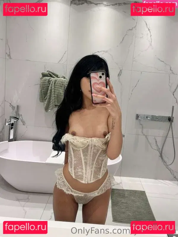 yoshiohka Onlyfans Photo Gallery 