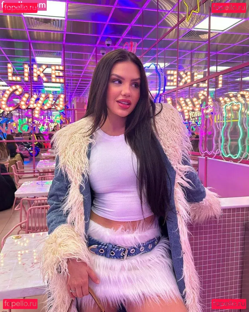 Vivi Wanderley Onlyfans Photo Gallery 