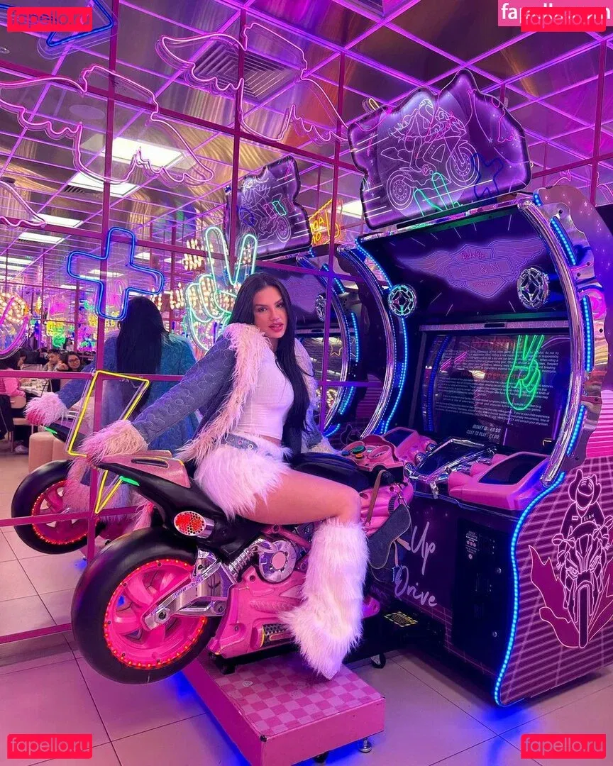 Vivi Wanderley Onlyfans Photo Gallery 