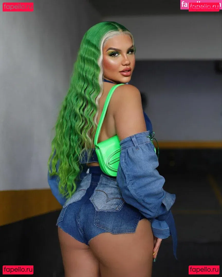 Vivi Wanderley Onlyfans Photo Gallery 