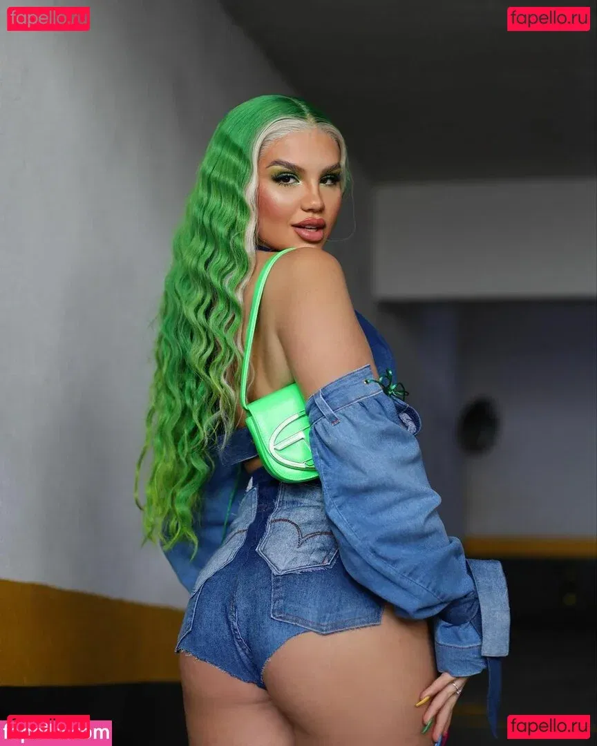 Vivi Wanderley Onlyfans Photo Gallery 