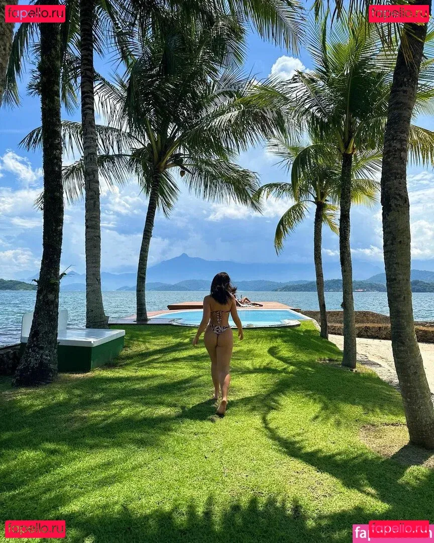 Vivi Wanderley Onlyfans Photo Gallery 