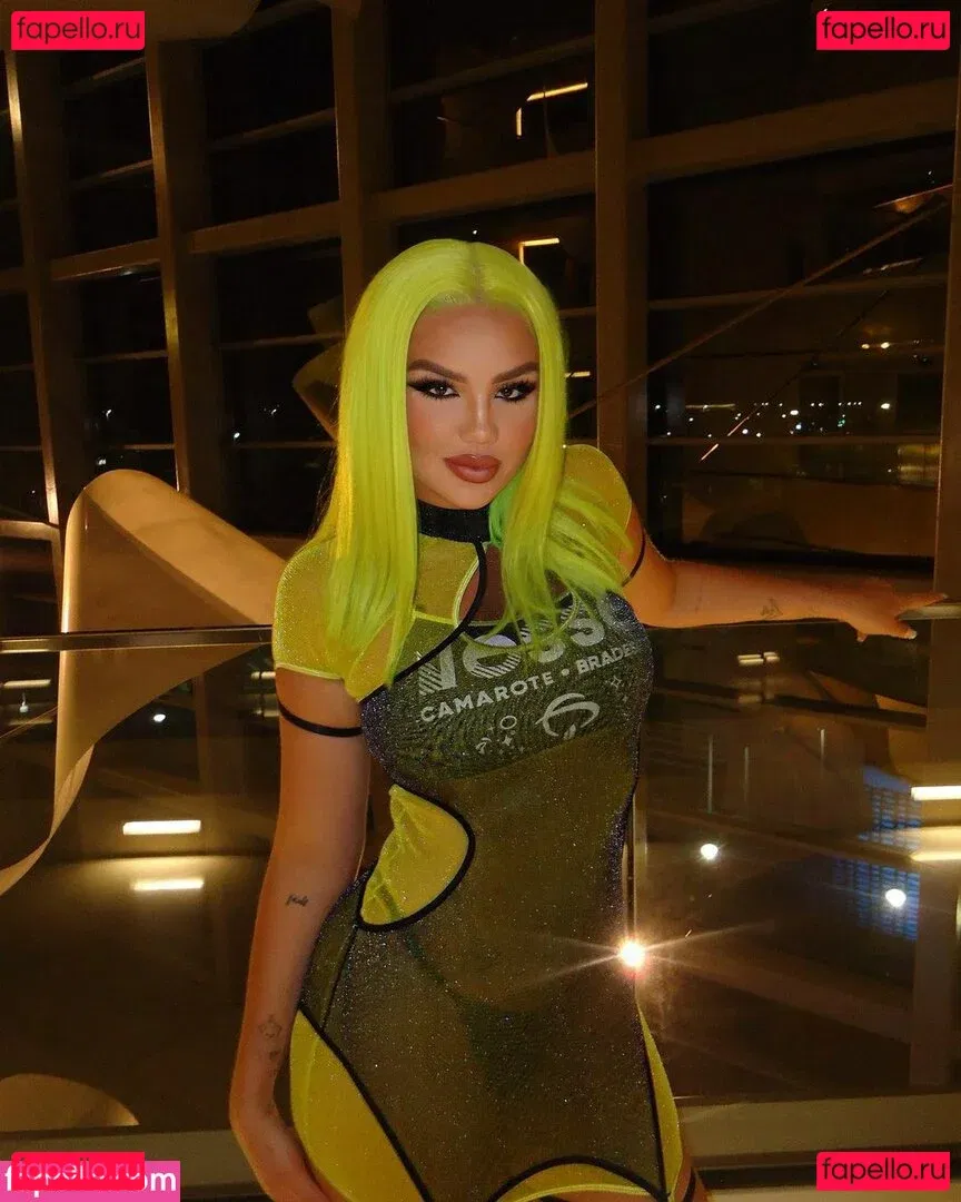 Vivi Wanderley Onlyfans Photo Gallery 