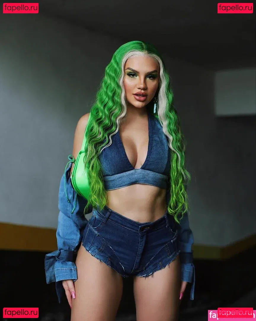 Vivi Wanderley Onlyfans Photo Gallery 