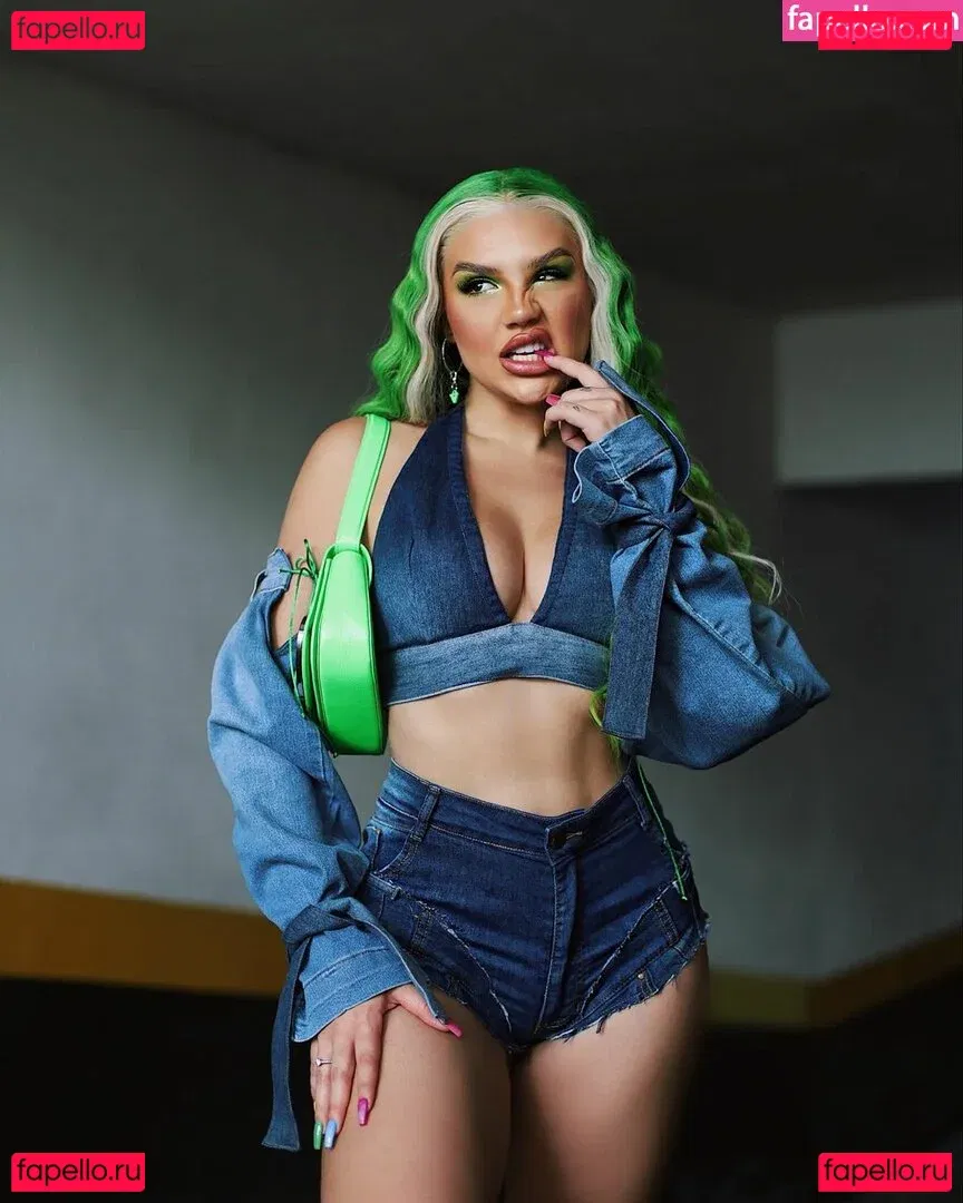 Vivi Wanderley Onlyfans Photo Gallery 