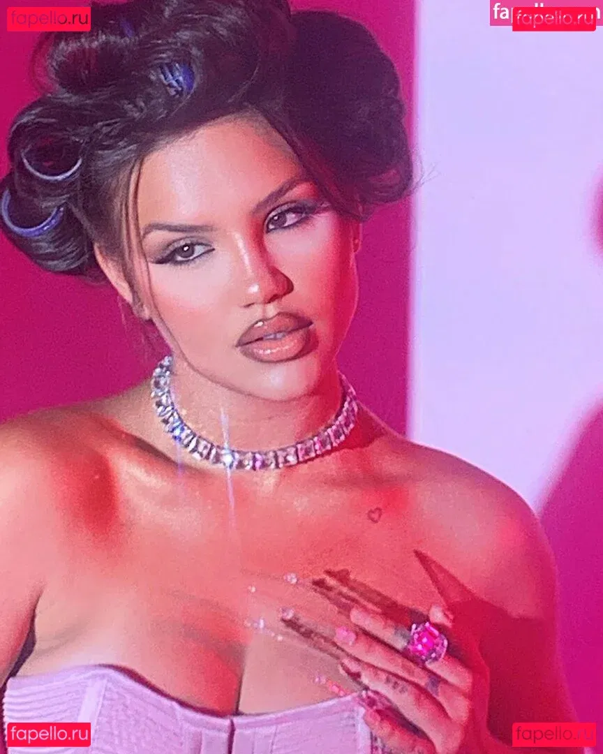 Vivi Wanderley Onlyfans Photo Gallery 