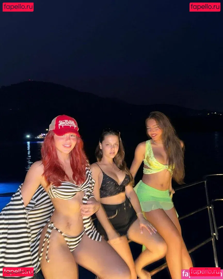 Vivi Wanderley Onlyfans Photo Gallery 