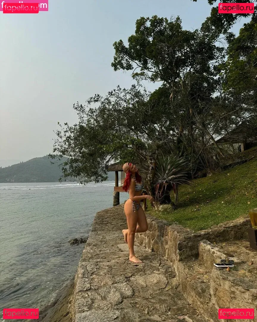 Vivi Wanderley Onlyfans Photo Gallery 