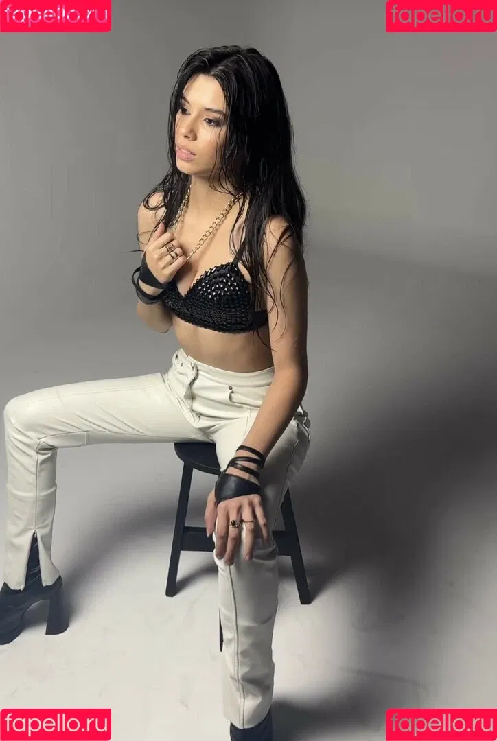 Larissa Liveir Onlyfans Photo Gallery 