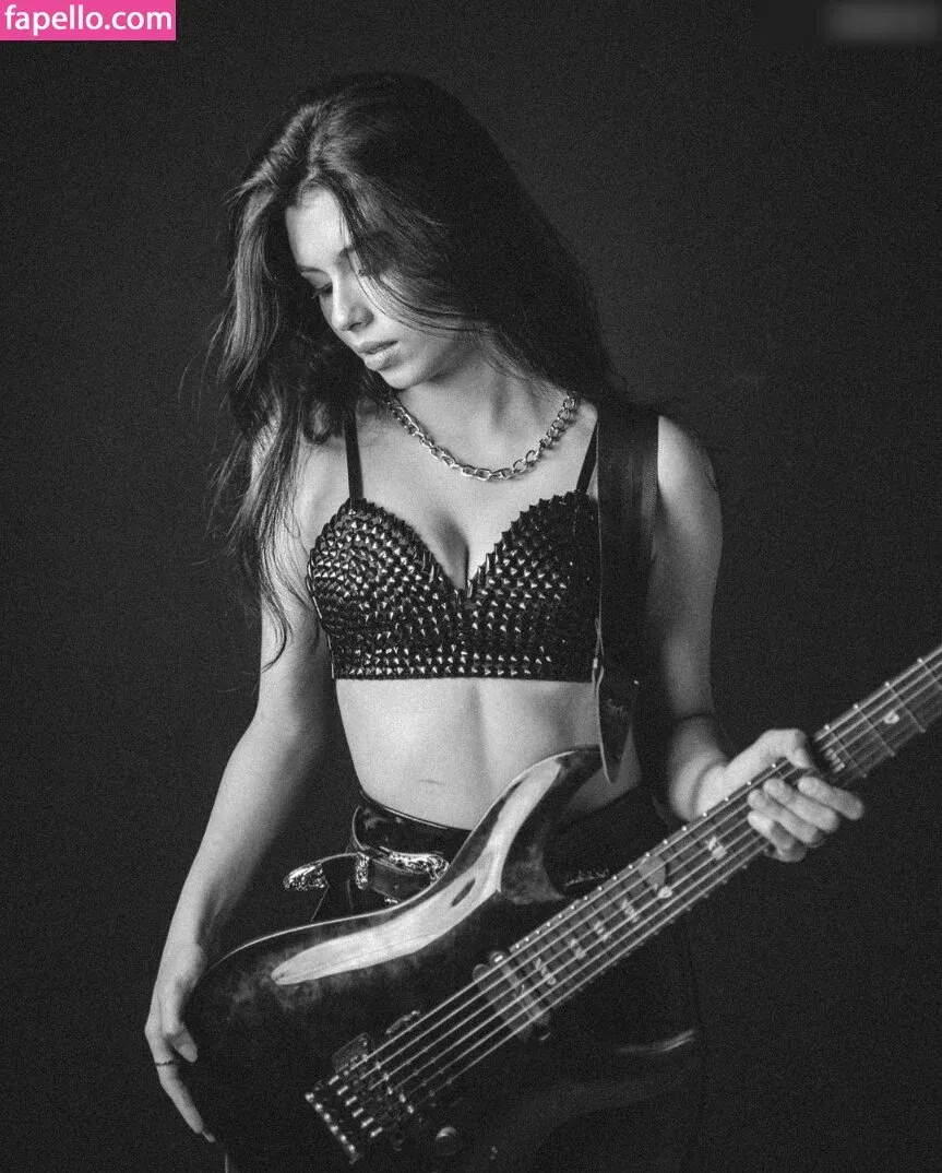 Larissa Liveir Onlyfans Photo Gallery 