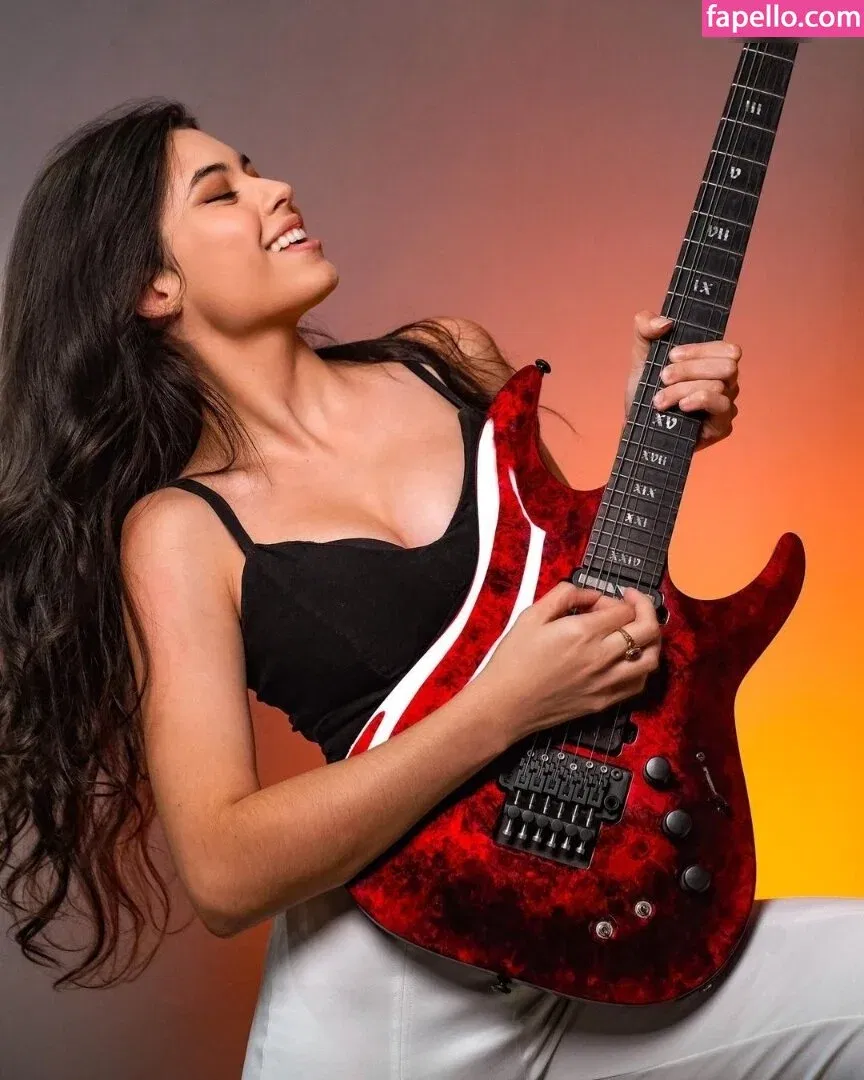 Larissa Liveir Onlyfans Photo Gallery 