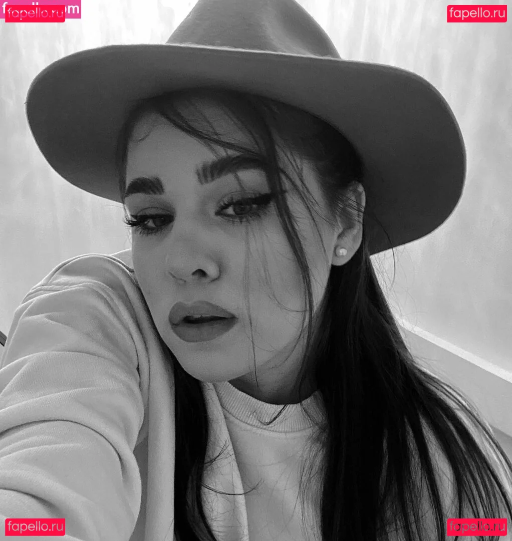 pasenciuc.karina Onlyfans Photo Gallery 