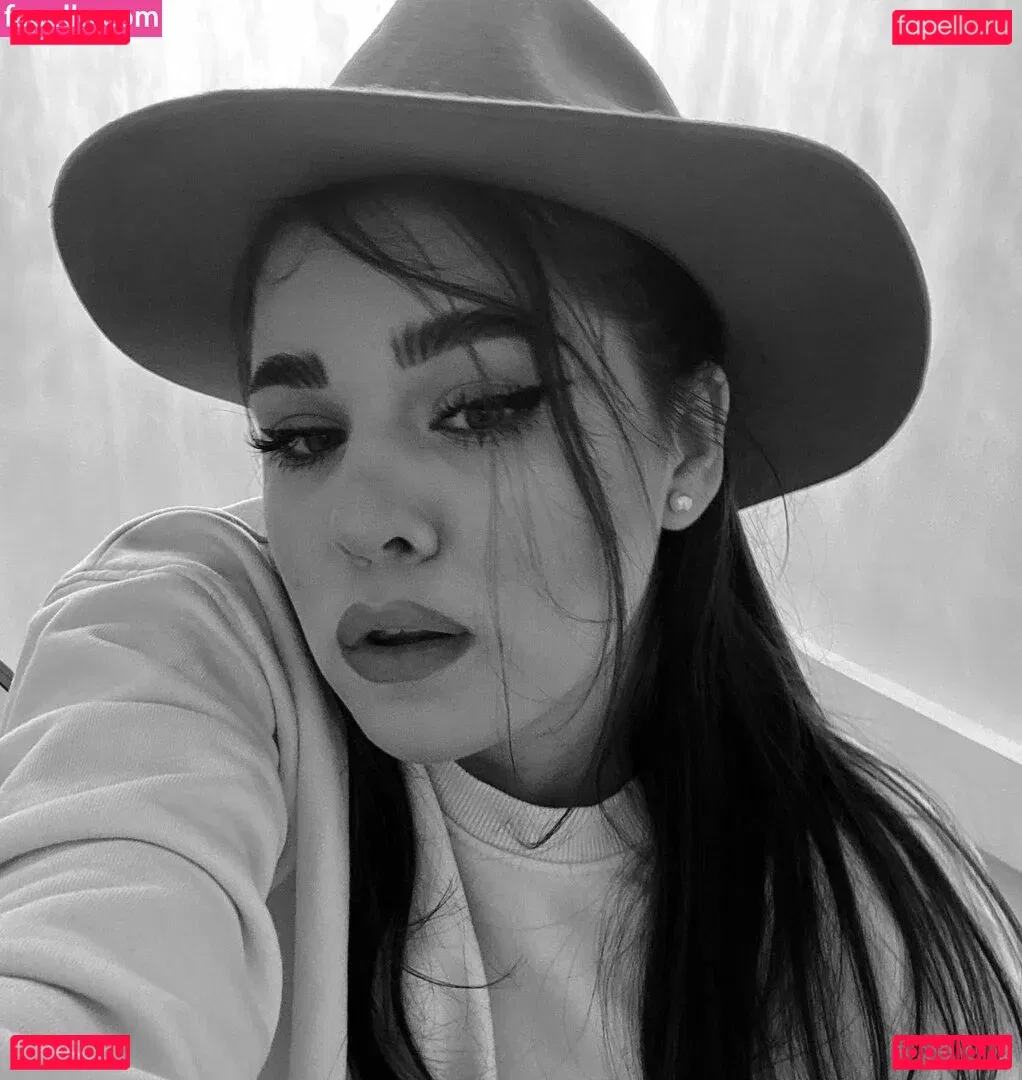 pasenciuc.karina Onlyfans Photo Gallery 