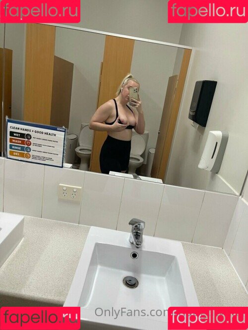 tynnillevip Onlyfans Photo Gallery 