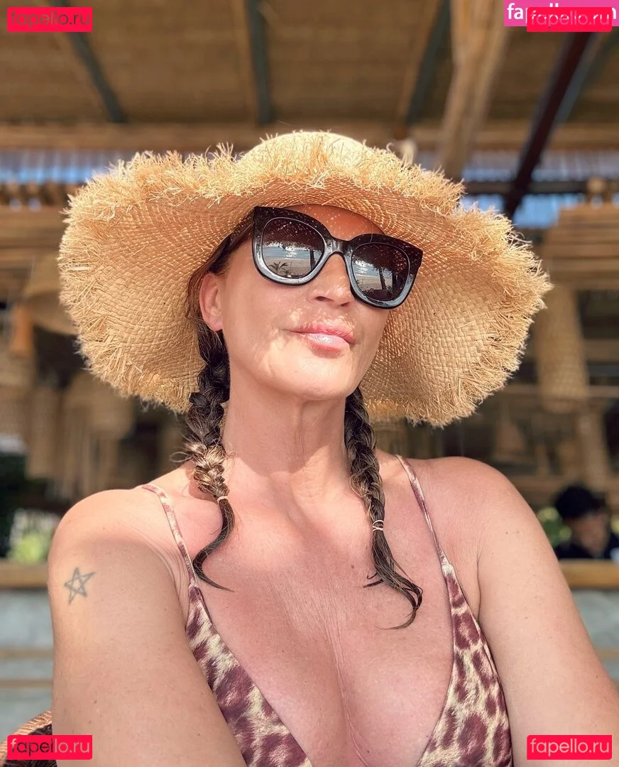 Caroline Beil Onlyfans Photo Gallery 