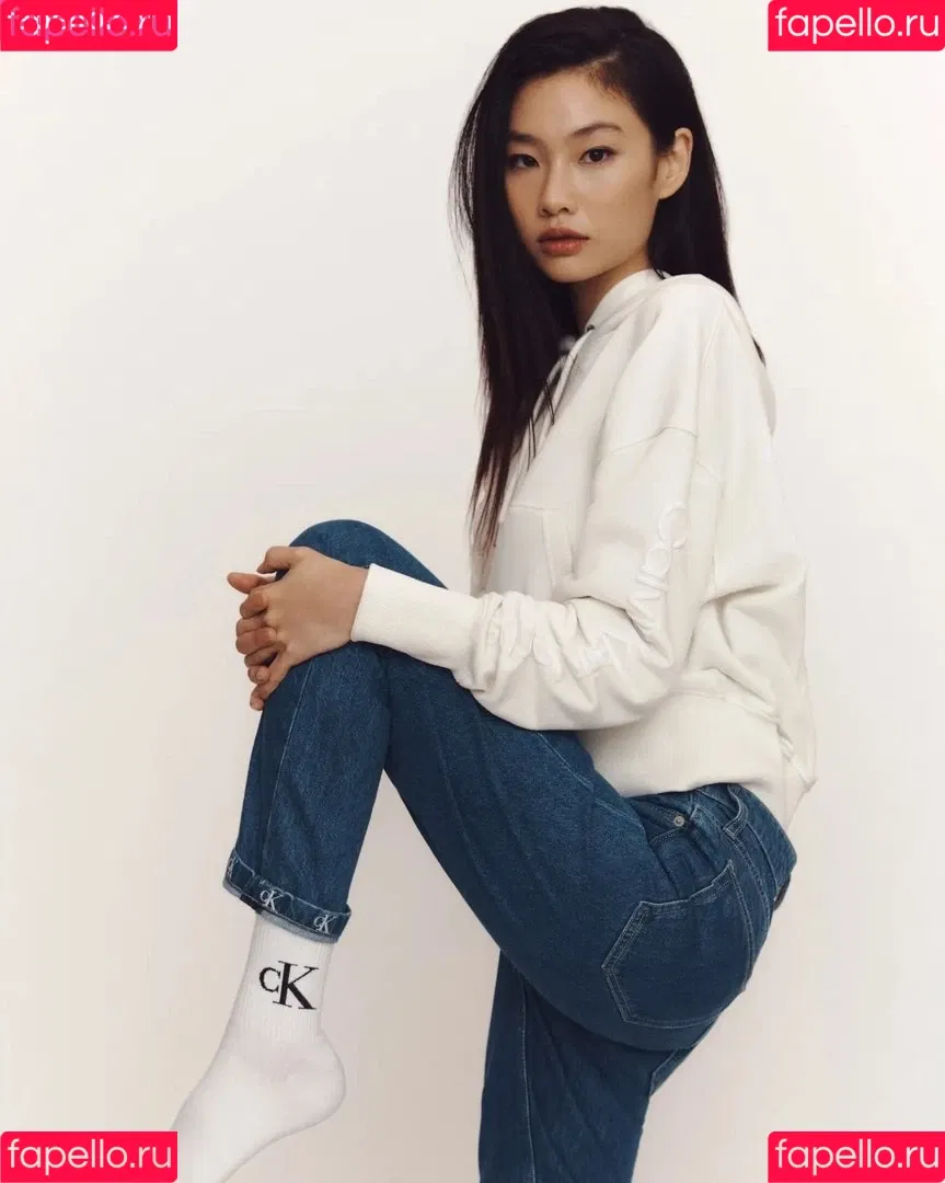 Jung Ho-yeon Onlyfans Photo Gallery 