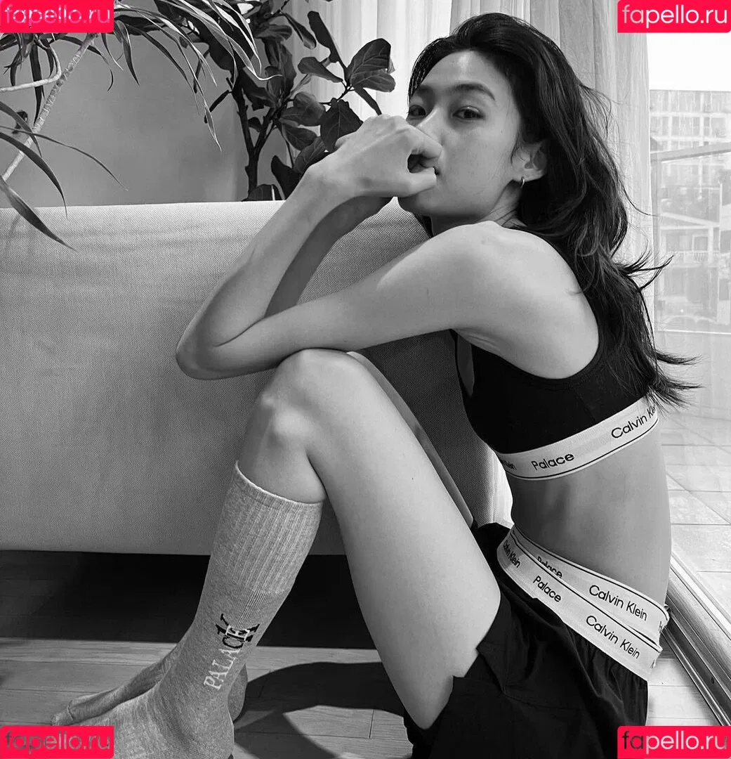 Jung Ho-yeon Onlyfans Photo Gallery 