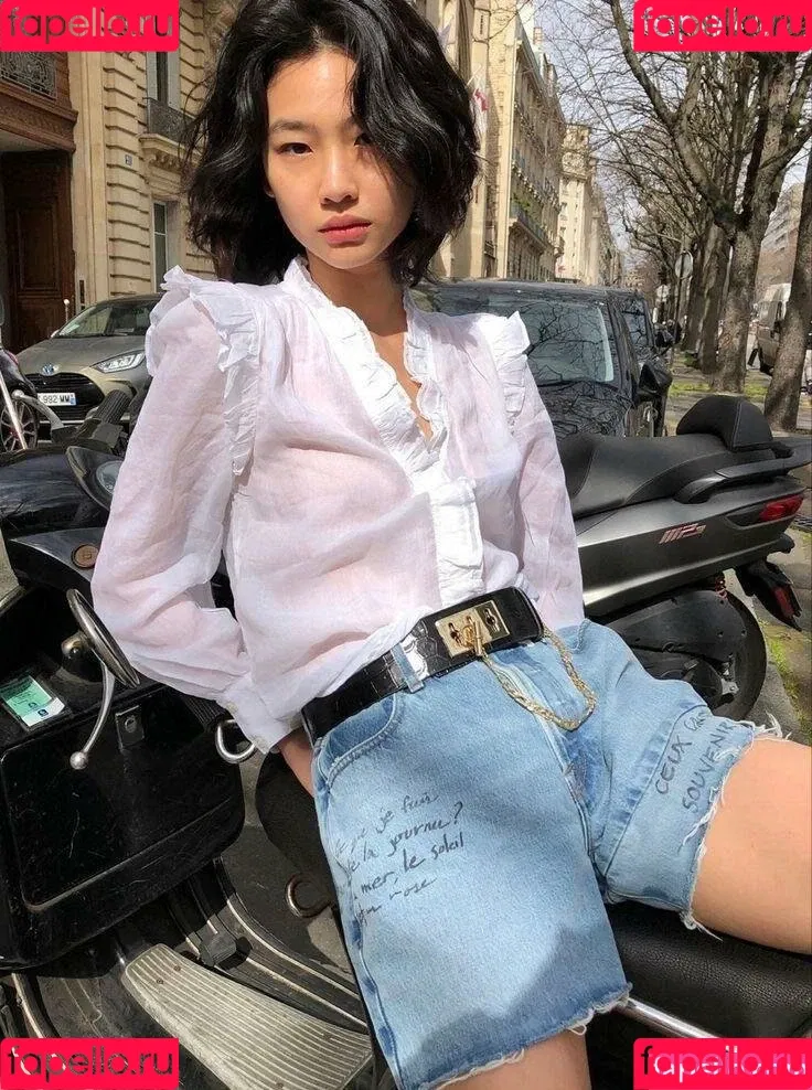 Jung Ho-yeon Onlyfans Photo Gallery 