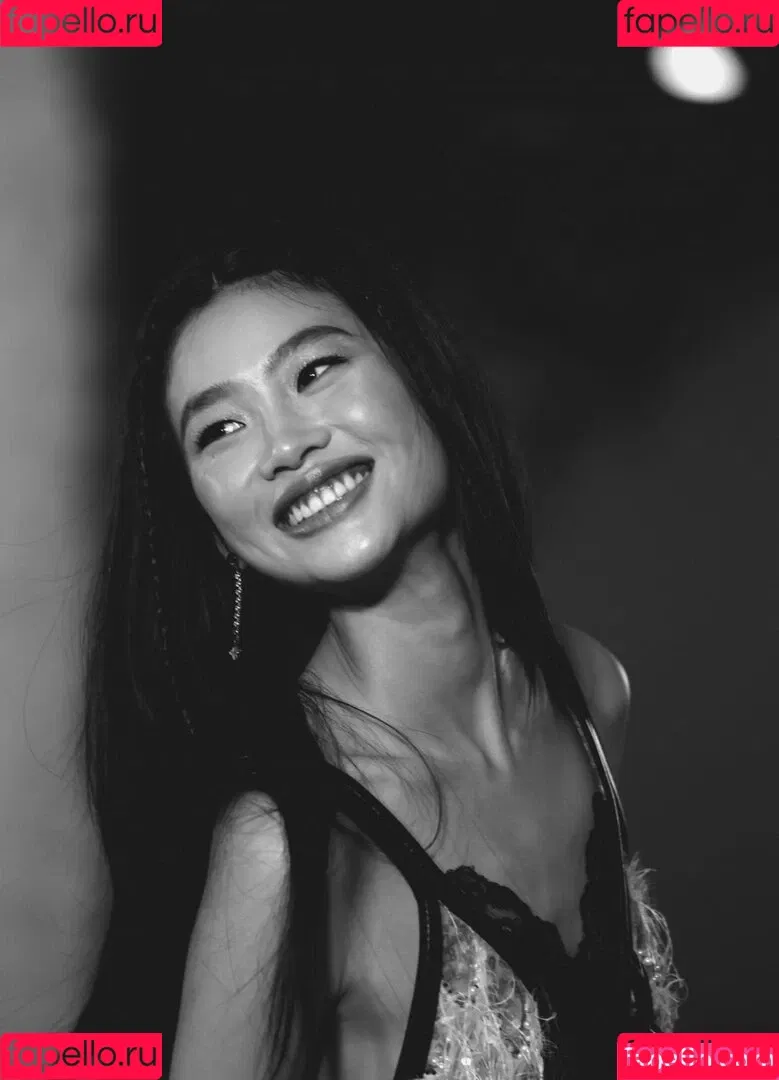 Jung Ho-yeon Onlyfans Photo Gallery 