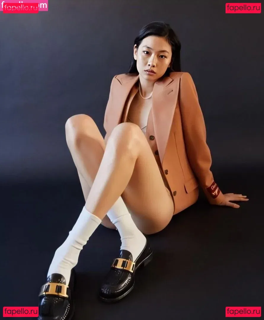 Jung Ho-yeon Onlyfans Photo Gallery 