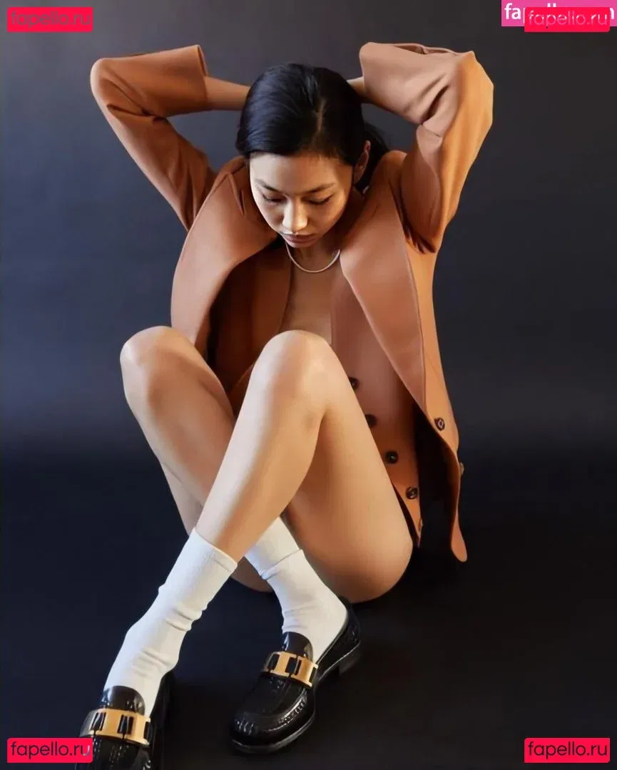 Jung Ho-yeon Onlyfans Photo Gallery 