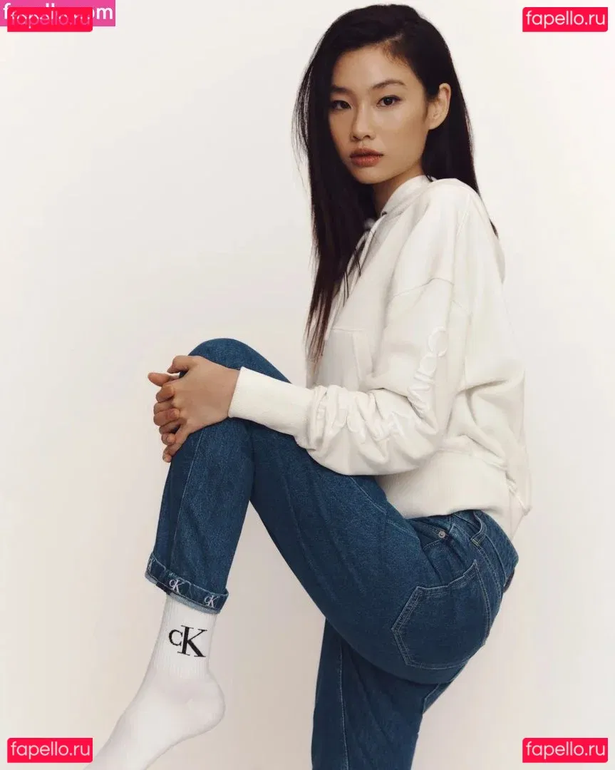 Jung Ho-yeon Onlyfans Photo Gallery 