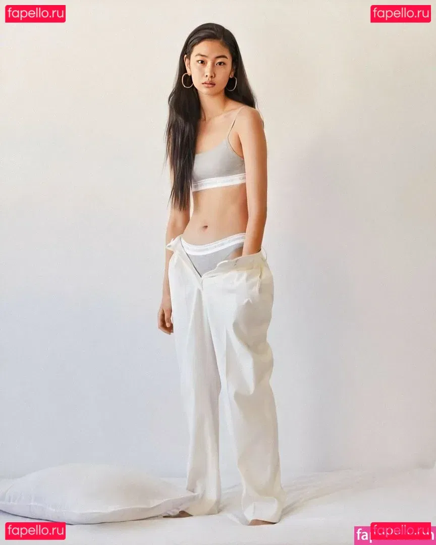 Jung Ho-yeon Onlyfans Photo Gallery 