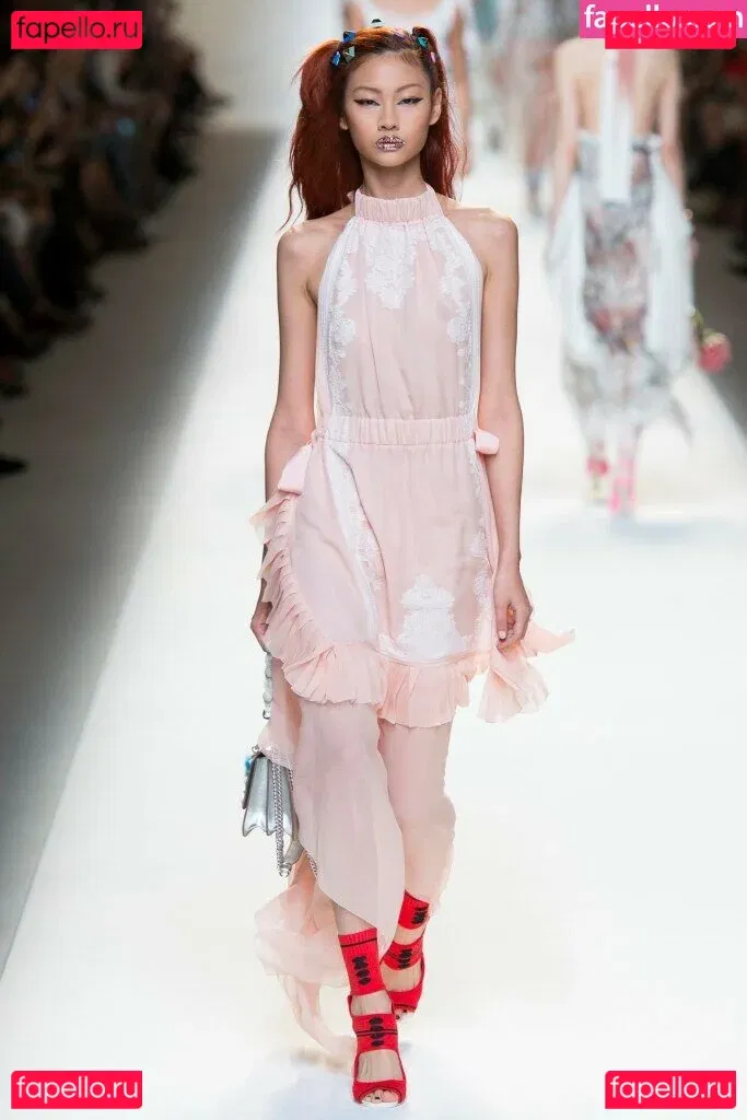 Jung Ho-yeon Onlyfans Photo Gallery 