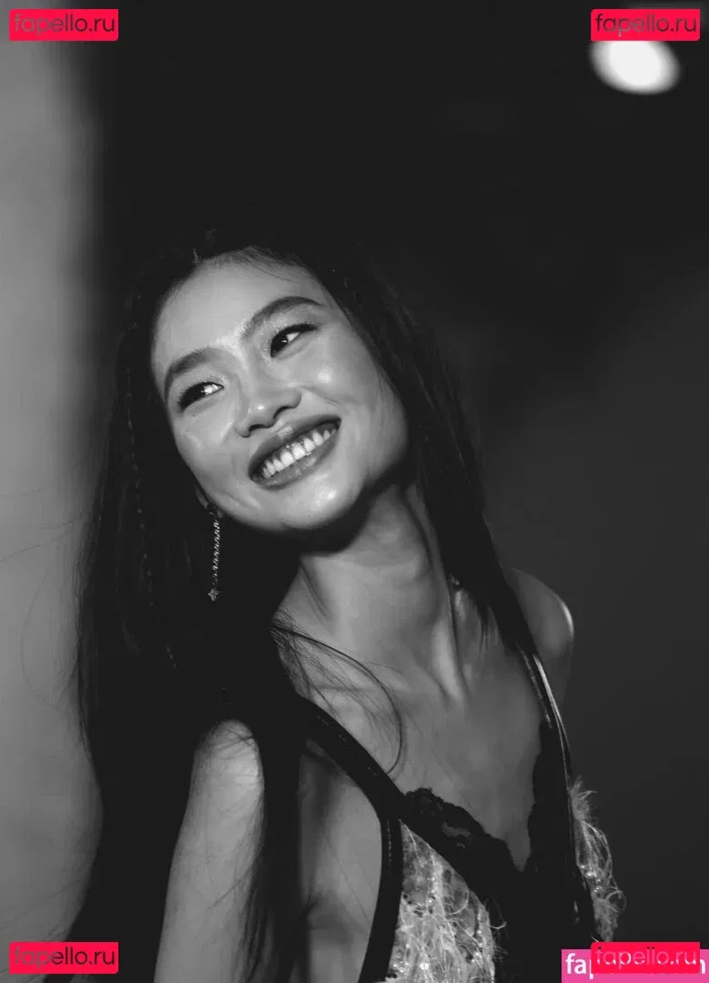 Jung Ho-yeon Onlyfans Photo Gallery 